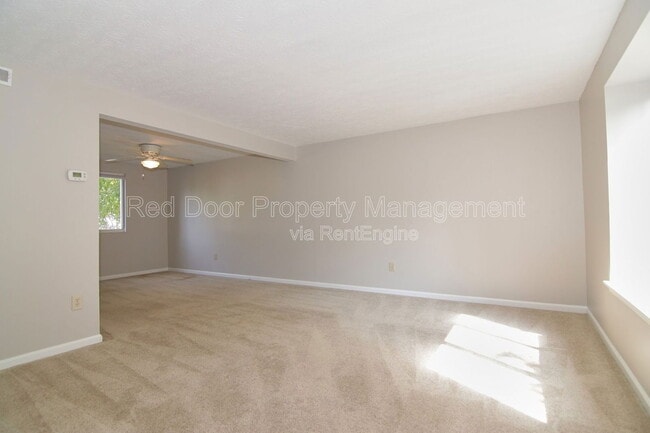 Building Photo - 8029 Cardinal Cove W