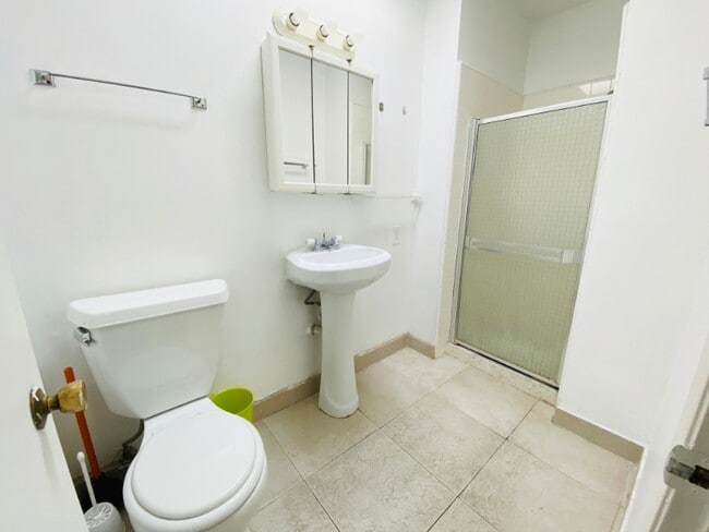 Foto del edificio - 2300 Oak St