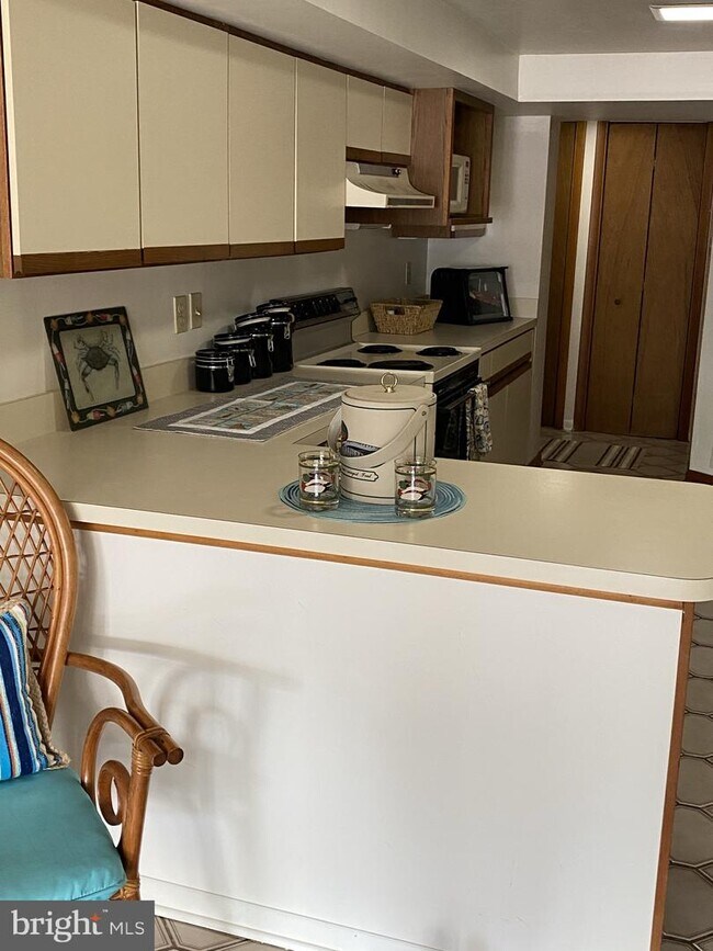 Building Photo - 313 South Dr