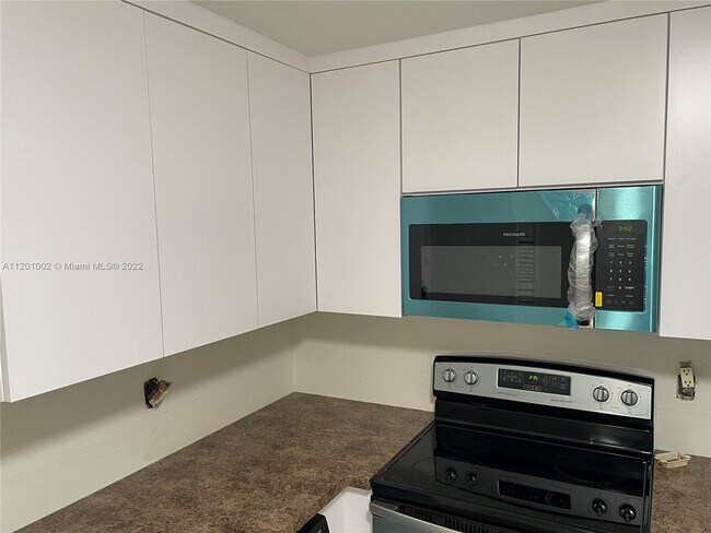 Foto del edificio - 4205 N University Dr