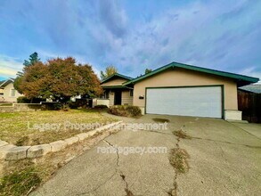 Building Photo - 280 Markham Ave