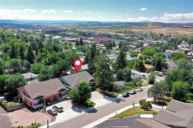 Foto del edificio - 3 bed / 2.5 bath duplex in Castle Rock!! -18 month lease preferred