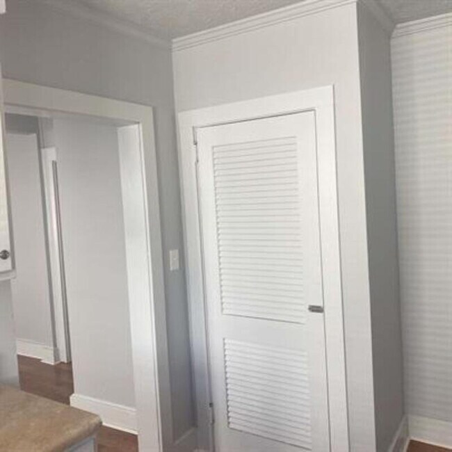 Foto del edificio - 129 N 11th St