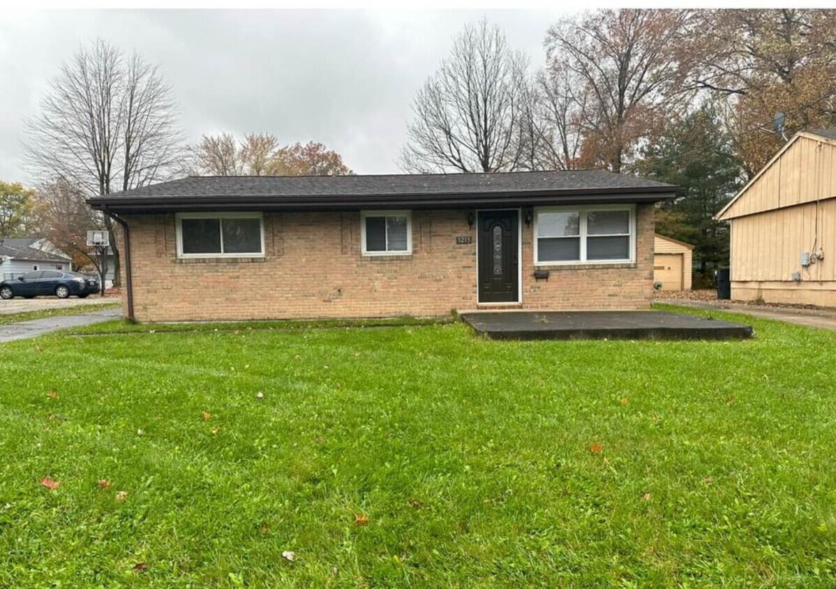 Foto principal - 3215 Clearwater St NW