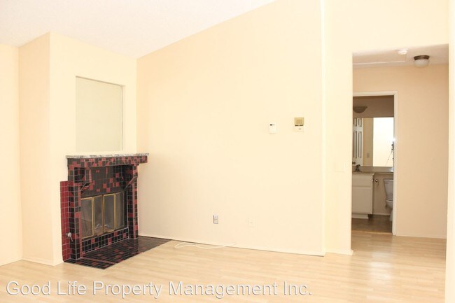 Building Photo - 2 br, 2 bath House - 4081 Ohio St Unit 8