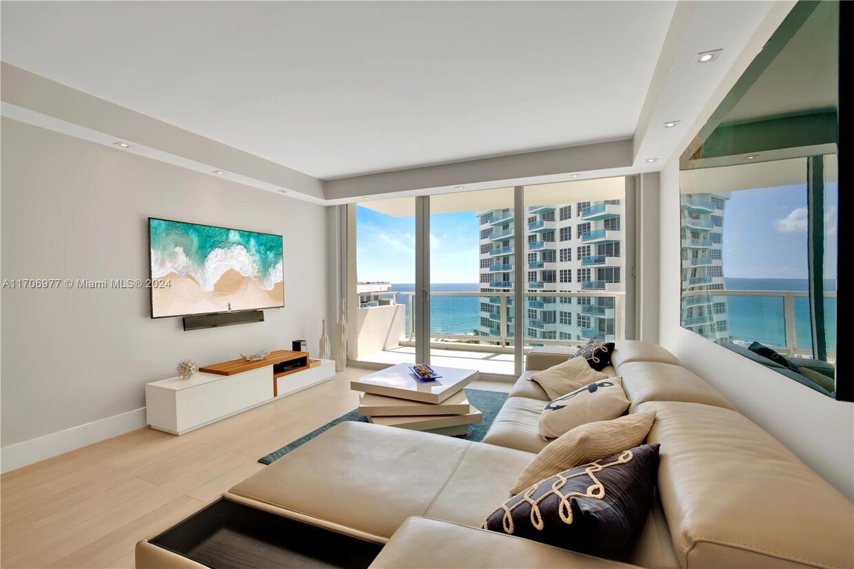 Foto principal - 5151 Collins Ave