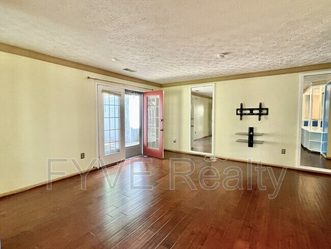Foto del edificio - 255 Red Jade Dr