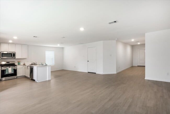 Foto del edificio - 12406 Lady Slipper Rd