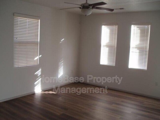 Foto del edificio - 601 Menaul Boulevard Northeast