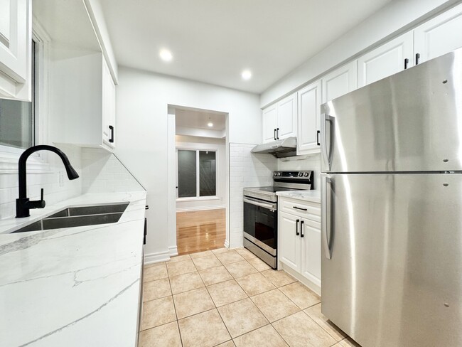 Building Photo - 14 Harbour Heights Ln