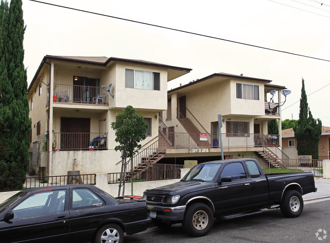 Building Photo - 13219-13221 Doty Ave
