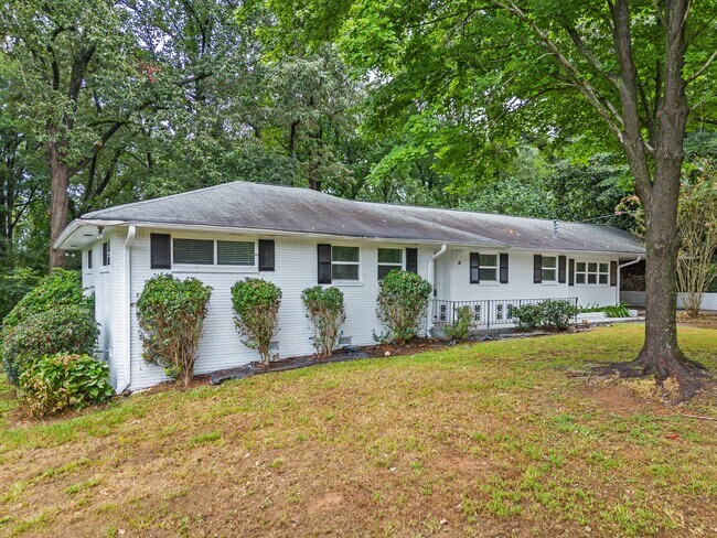 Foto del edificio - 2352 Elmwood Cir SE