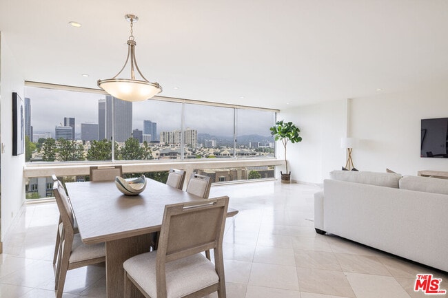 Building Photo - 2220 Ave of the Stars