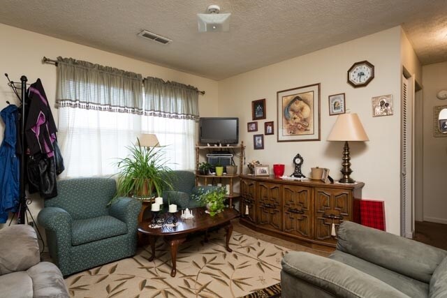 Foto del edificio - 1250 Harmony Dr