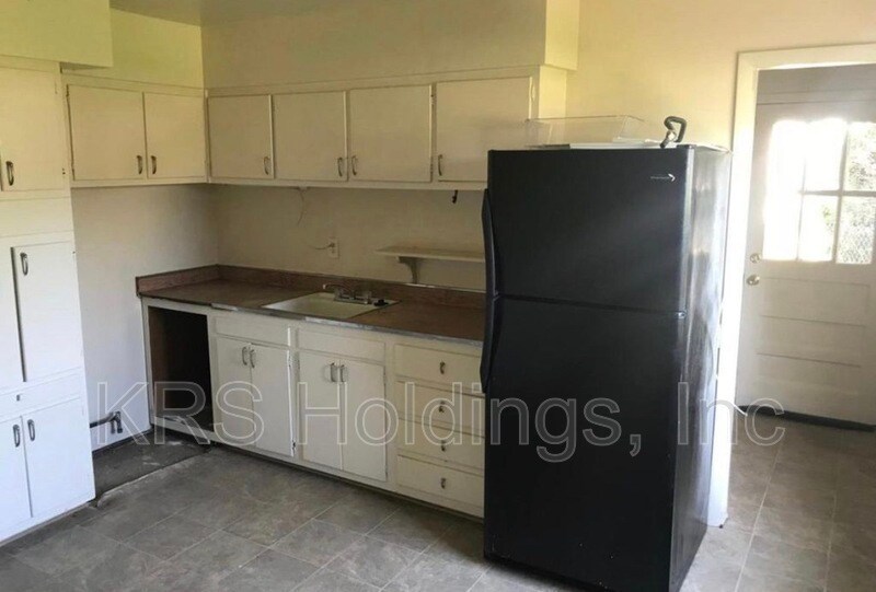 Foto del edificio - 4916 Bark Ln