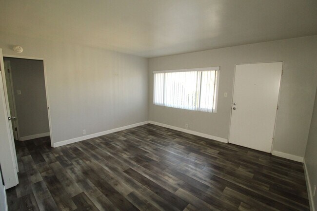 Foto del edificio - 1-15 College Drive