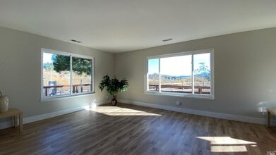 Building Photo - 3005 Blucher Valley Rd