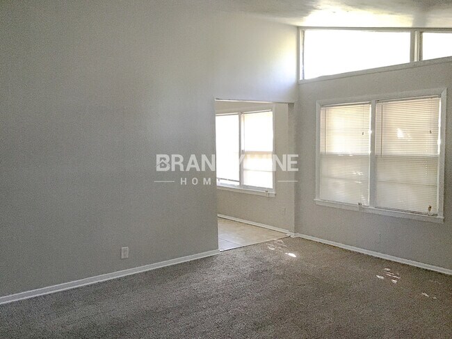 Building Photo - NEW LOWER RENTAL RATE LEASING SPECIAL: Rec...