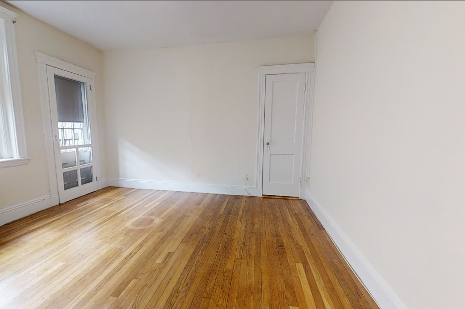 Primary Photo - 136 Washington St