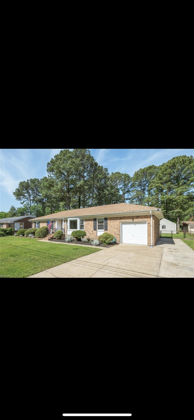 Photo - "Charming 4-Bedroom Portsmouth Retreat with Fireplace & Gleaming Hardwood Floors-Room Rental Offe... Apartment