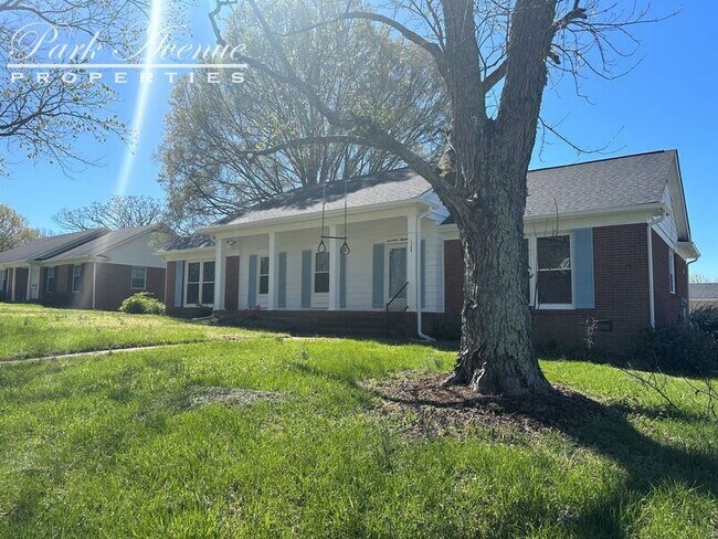 Foto del edificio - 1700 Bonnie Ln