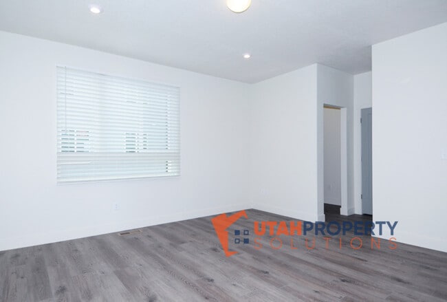 Building Photo - 437 S 960 W