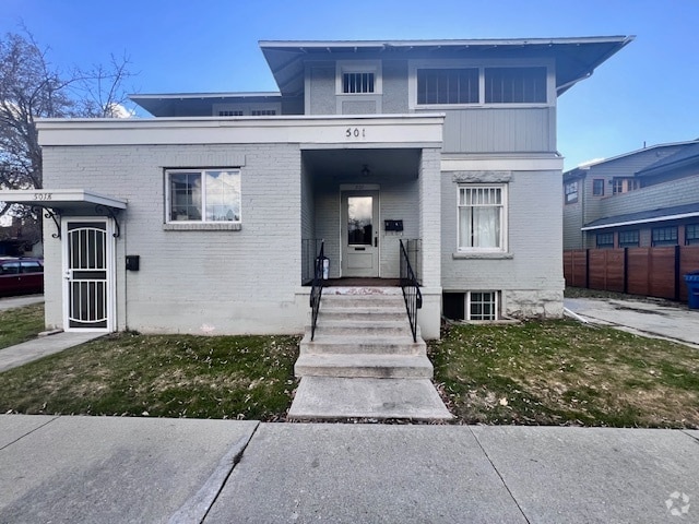Building Photo - 501 W Hays St