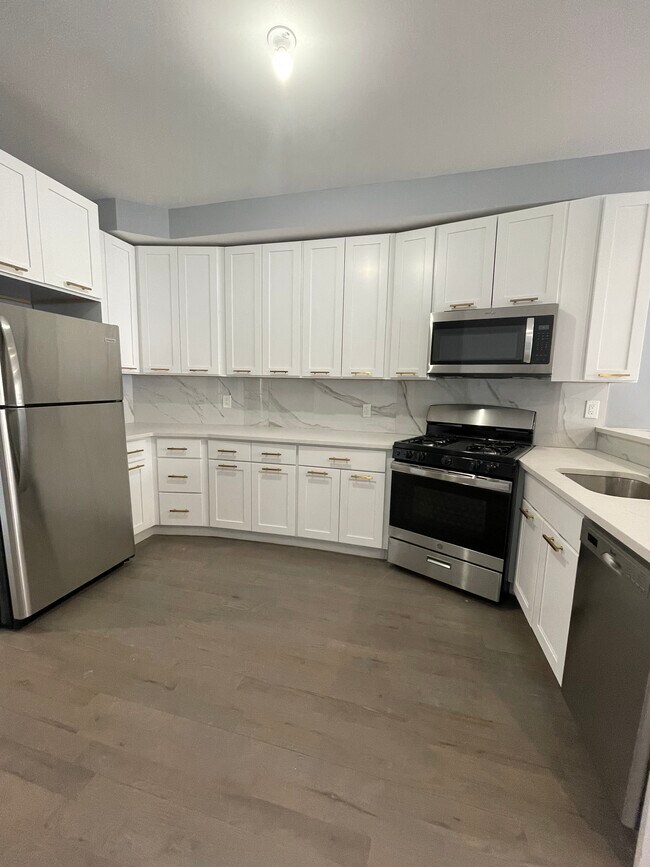 Unit 1 - 101 Woodlawn Ave
