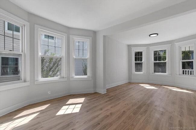 Building Photo - 17 Willard St