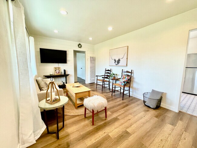 Photo - 9221 Laurel Ave House