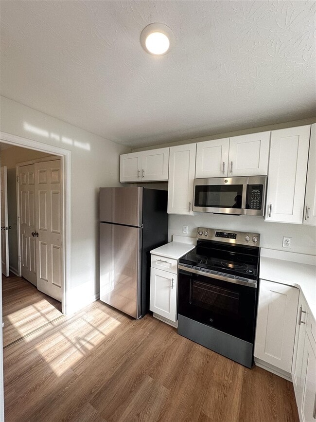 Foto del edificio - 1225 N Lee Dr