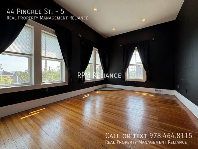Building Photo - 44 Pingree St
