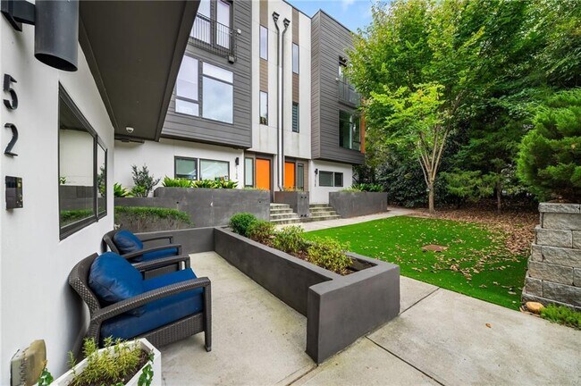 Foto del edificio - 52 Reynolds Square Ln