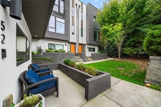 Building Photo - 52 Reynolds Square Ln