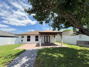 Building Photo - 123 1st St