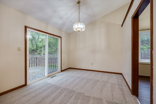 Building Photo - 4527 Williamsport Dr