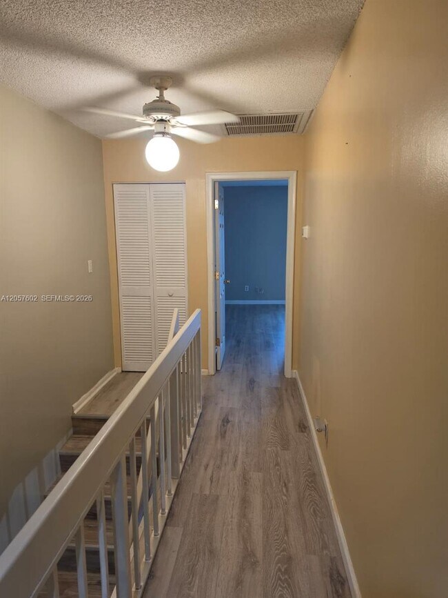 Foto del edificio - 6630 Racquet Club Dr