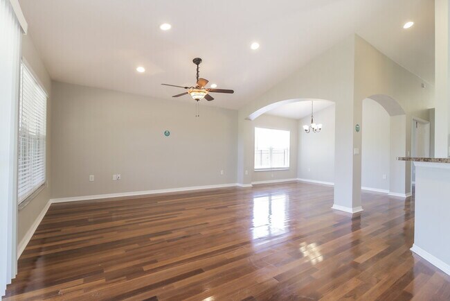 Building Photo - 30000 Pga Dr