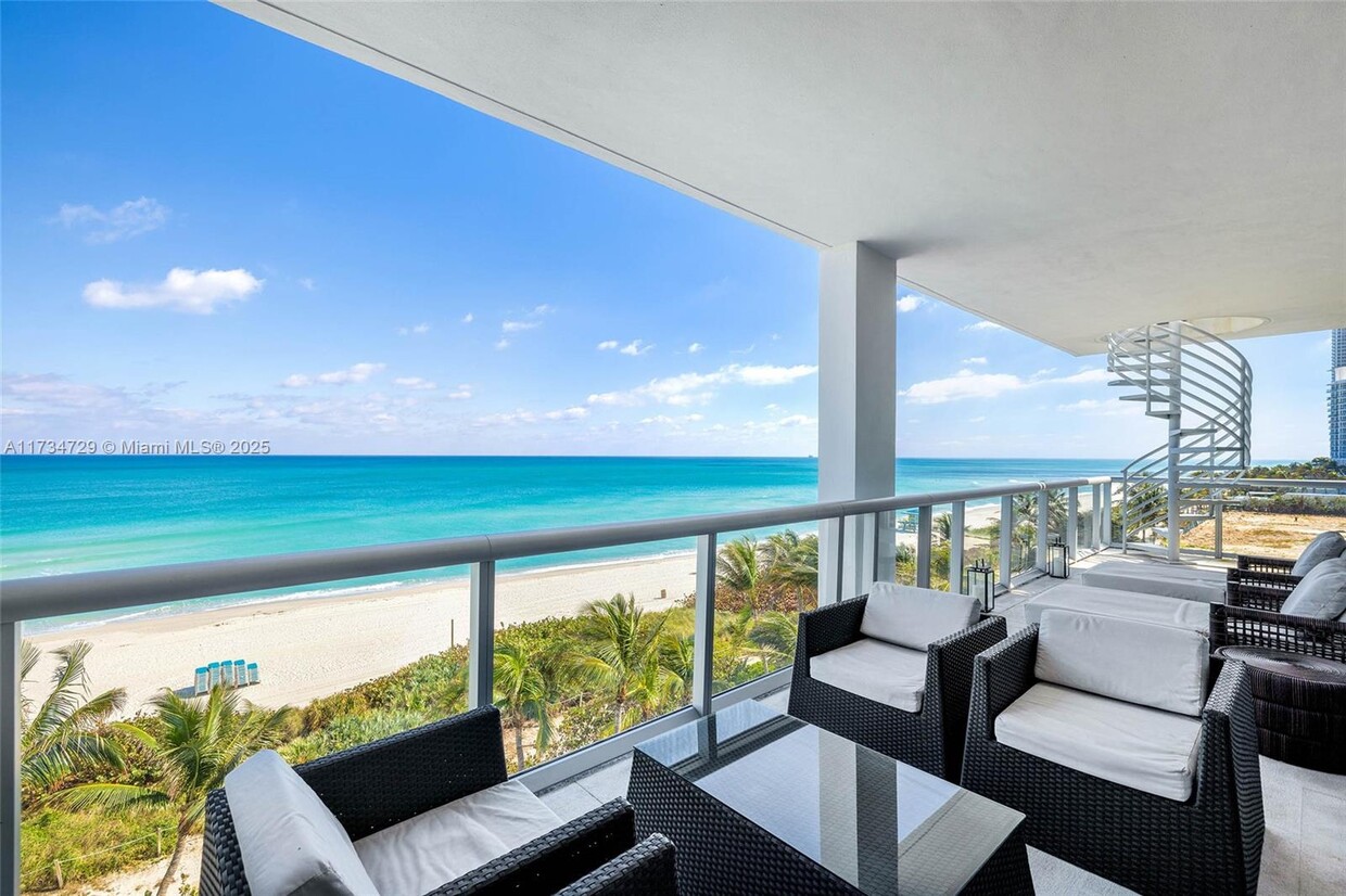 Foto principal - 6799 Collins Ave