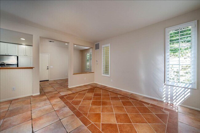 Foto del edificio - Stevenson Ranch Townhome!  3+2.5+ Loft!  2...