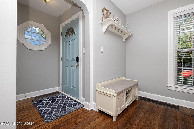 Building Photo - 211 S Sherrin Ave