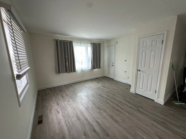 Foto del edificio - 1031 Lawnton Ter