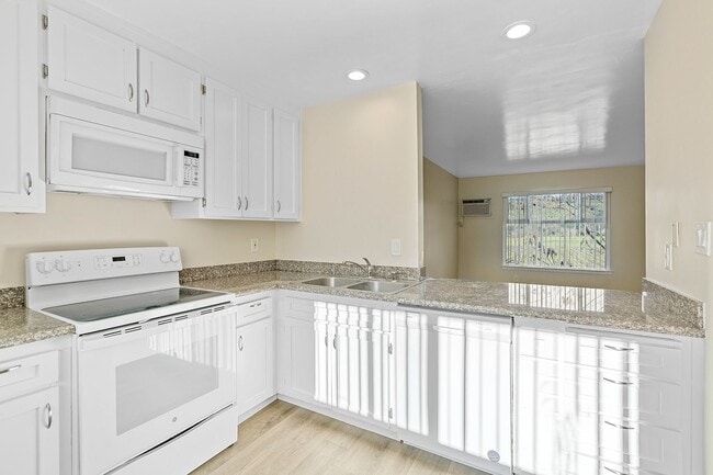 Foto del edificio - 1356 Monte Vista Ave