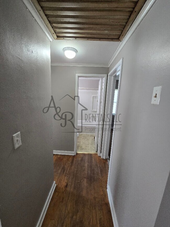 Foto del edificio - 405 Fieldcrest Dr