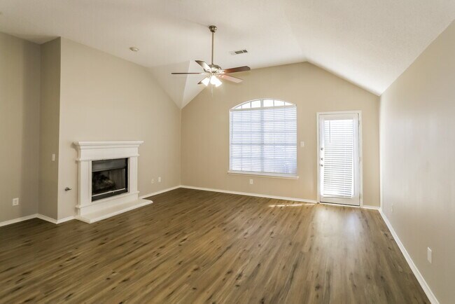 Foto del edificio - 7800 Park Run Rd