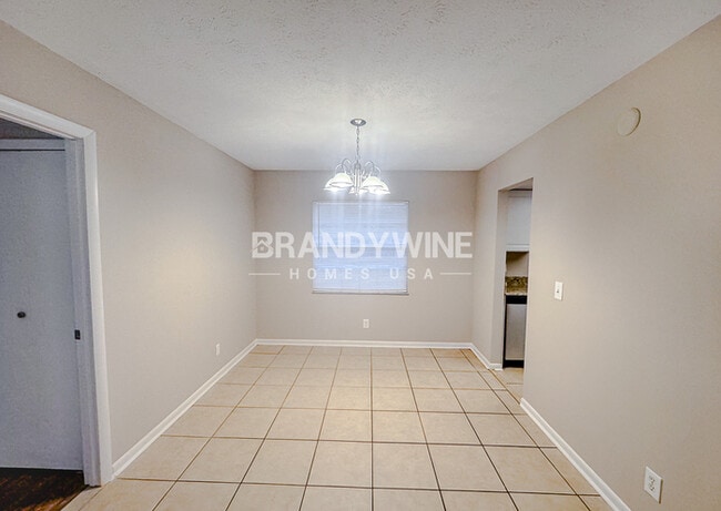 Building Photo - A Fresh Start Awaits! 4BED 2BATH – Call To...
