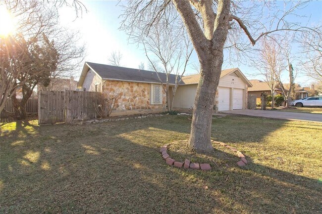 Foto del edificio - 509 Meadowcreek Cir