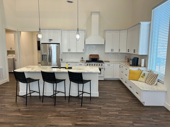 Foto del edificio - 165 Morrow Ave