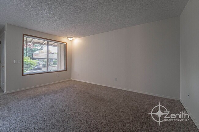 Building Photo - 3018 NE 78th Ave