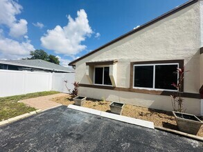 Building Photo - 7221 SW 14th St